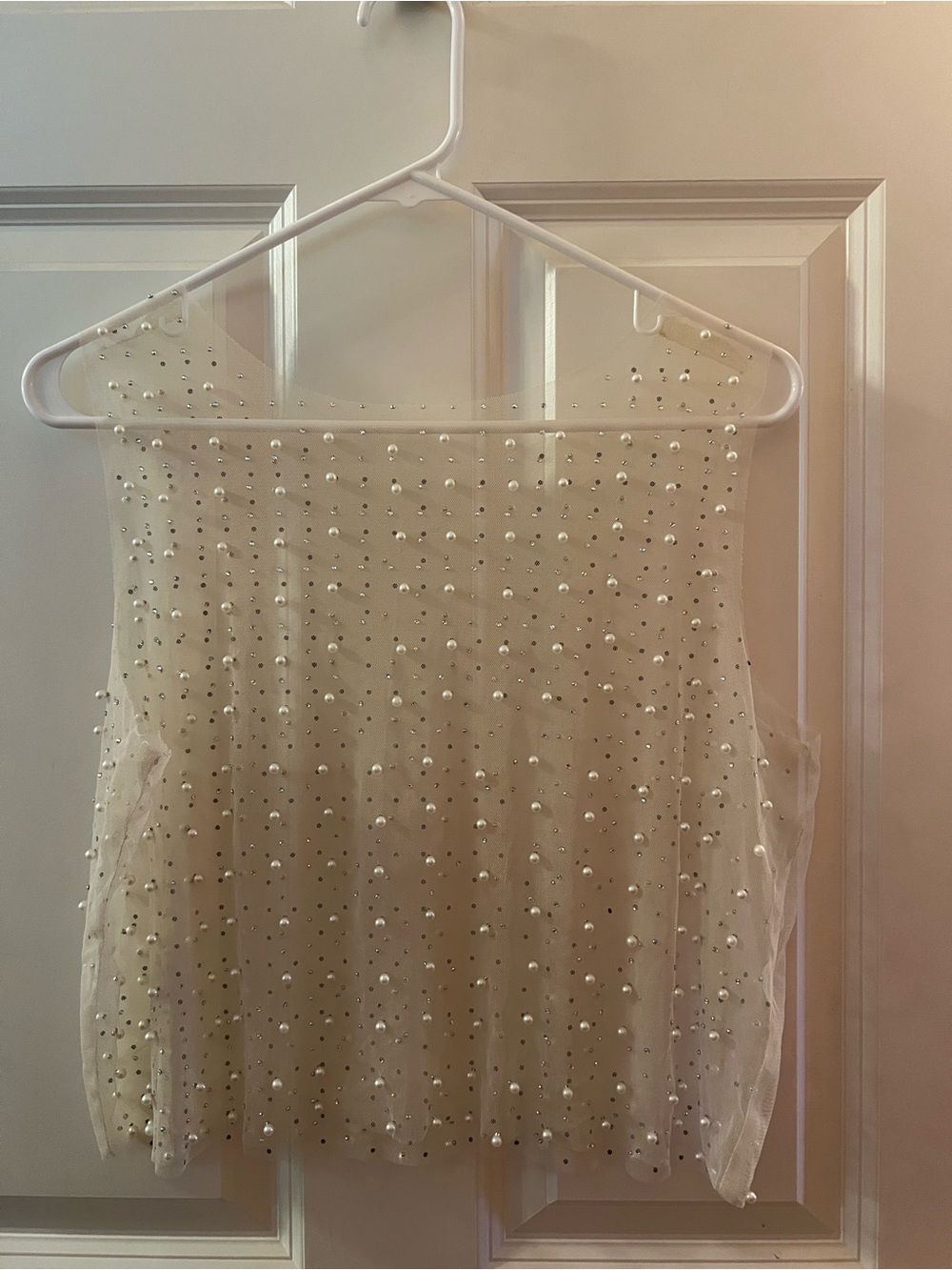 Mesh pearl & gem top